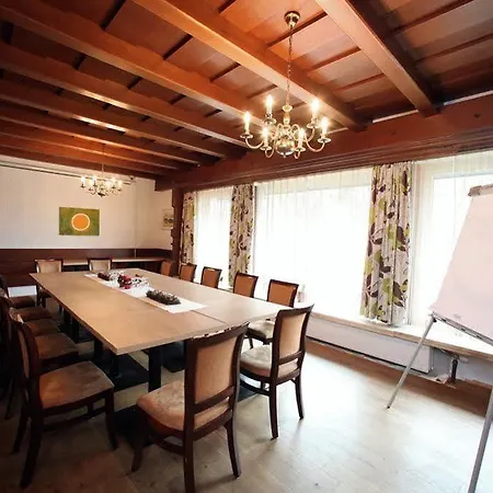 מלון Huegellandhof 3*