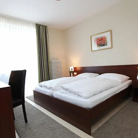 Huegellandhof 3*